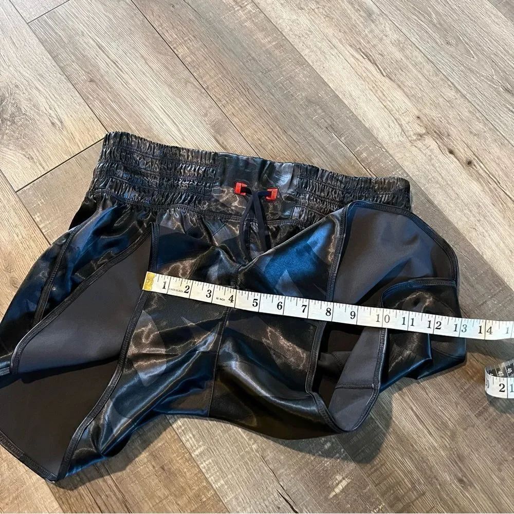 Athleta Tenacity 5" Shorts, size S - Picture 7 of 9